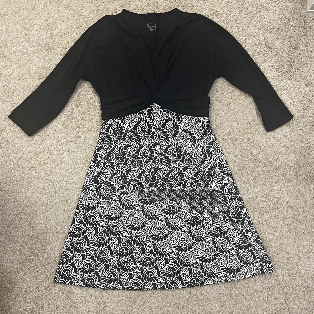 Title Nine Women's Size M Black Twist Dress Leaf